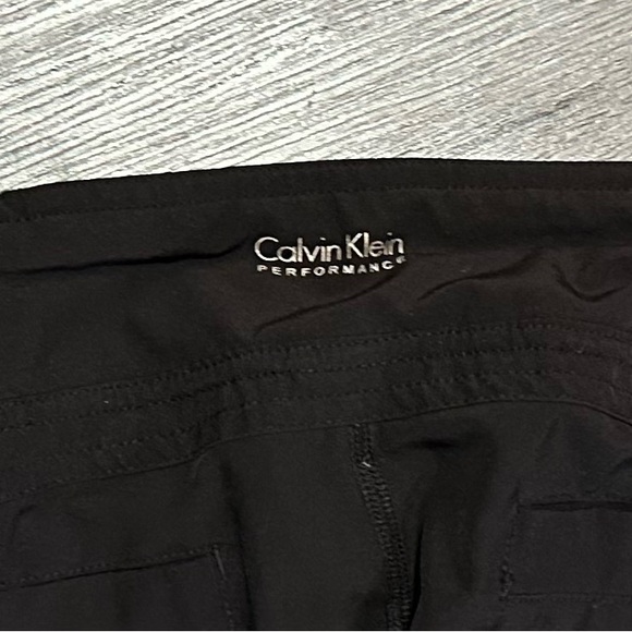 Light wear Calvin Klein pants - Picture 7 of 8